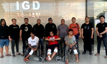 Tim Resmob Polda Sulsel menunjukkan tiga pelaku perampokan brankas emas di Makassar