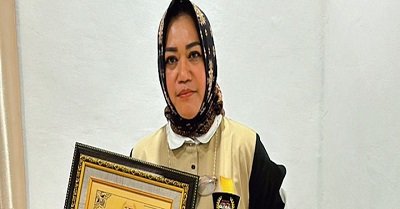 Bupati Buru Selatan Raih Penghargaan The Top Women Leader Indonesia 2024 1 Safitri
