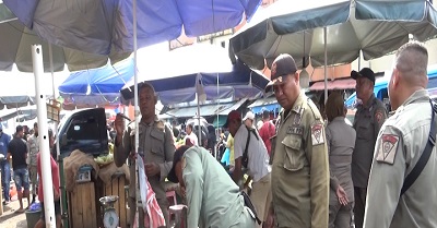 Satpol PP Kota Ambon Rutin Lakukan Penertiban PKL Pasar Mardika 1 Satpol PP