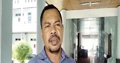 Pintu Kaca Jadi Sasaran Amarah Dua Anggota DPRD Maluku Tengah 1 Marasabessy