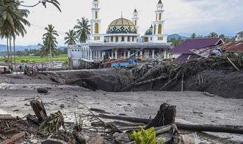 tanah datar porak poranda usai dihantam banjir bandang 2 43