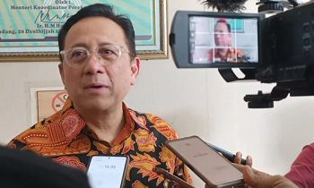 Ketua DPD RI periode 2009-2014 dan 2014-2019, Irman Gusman