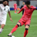 Jepang Pesta Gol, Korea Selatan Ditahan Imbang Palestina dalam Kualifikasi Piala Dunia 2026 8 Pemain Korea Selatan Son Heung-min (kanan) berebut bola dengan Attaa Jaber (kiri) Pemain Palestina