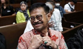 syl peluk istri dan cium kening cucu sebelum sidang 6 169