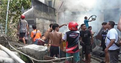 Kebakaran Hanguskan Rumah Warga di Jalan Philip Latumahina 1 Image3 19