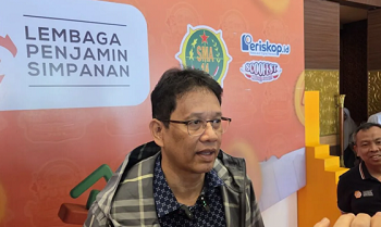 Ketua Dewan Komisioner (DK) LPS Purbaya Yudhi Sadewa dalam konferensi pers acara LPS Putih Abu-Abu Financial Festival 2025 di Jakarta, Sabtu (31/5/2025).