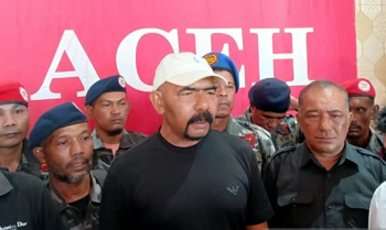 Ketua Mualimin Aceh sekaligus Wakil Panglima GAM Pusat, Darwis Jeunib saat memberikan keterangan usai Presiden Prabowo mengembalikan empat pulau ke Aceh, di Banda Aceh, Salasa (17/6/2025)