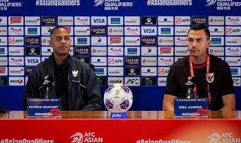 Pelatih Kluivert