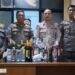 2 Pria di Depok Jual Miras Berkedok Toko Jamu, Ribuan Botol Disita 8 miras
