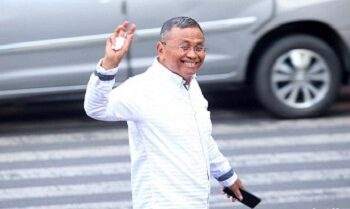 Mantan Menteri Badan Usaha Milik Negara (BUMN) Dahlan Iskan resmi ditetapkan sebagai tersangka oleh Direktorat Reserse Kriminal Umum (Ditreskrimum) Polda Jawa Timur