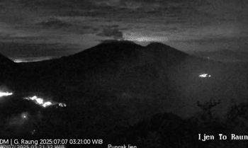 Gunung Raung kembali erupsi pada Senin (7/7/2025) pagi.
