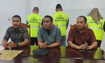 Tiga Tersangka Pembakaran Kantor KPU Kabupaten Buru