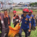 Petugas Basarnas gabungan menemukan korban tenggelam berjenis kelamin laki-laki berinisial GA (13) di sekitar tumpukan sampah Kali Ciliwung dekat Mal Season City