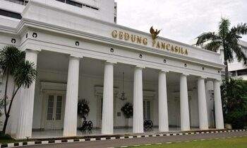 gedung pancasila di kemlu