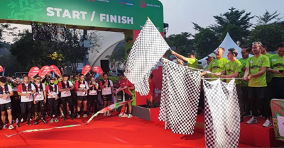 5.000 Pelari Ramaikan “Made In Indonesia Run” di TMII 1 Wakil Menteri Perindustrian Faisol Reza saat melepas ribuan peserta "Made In Indonesia Run 2025" yang digelar di Taman Mini Indonesia Indonesia (TMII)