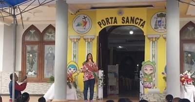 Umat Katolik Stasi Kristus Raja Tumbur Laksanakan Ziarah ke Porta Sancta Saumlaki 1 porta santa