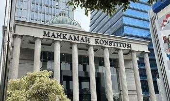 MK Tolak Gugatan Roy Suryo soal KUHP dan UU ITE