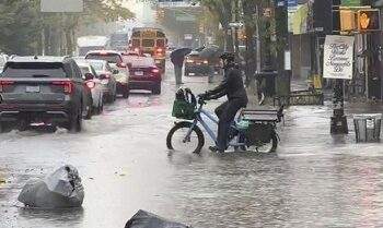 Banjir Landa Kota New York Usai Hujan Lebat, 2 Orang Tewas