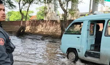 Tim Gabungan Atasi Banjir Rob di RE Martadinata
