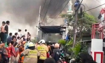 50 Rumah Hangus Terbakar di Palmerah