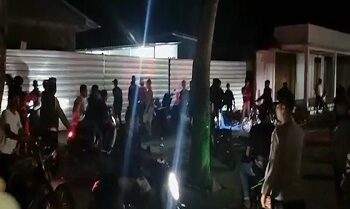 Cegah Gangguan Kamtibmas, Polsek Namlea Gelar Patroli Gabungan