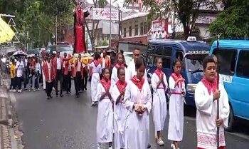 Perarakan Arca Kristus Raja Warnai Ambon, Teguhkan Semangat Persaudaraan Lintas Iman