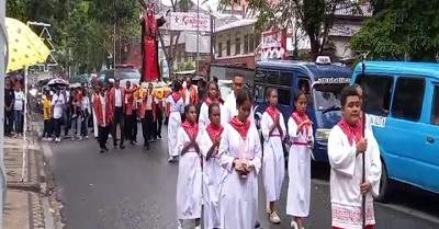 Perarakan Arca Kristus Raja Warnai Ambon, Teguhkan Semangat Persaudaraan Lintas Iman 1 Perarakan Arca Kristus Raja Warnai Ambon, Teguhkan Semangat Persaudaraan Lintas Iman