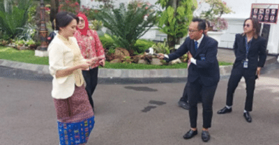Sherly Tjoanda Hadiri Penganugerahan Pahlawan Nasional Sultan Tidore 1 Sherly Tjoanda Hadiri Penganugerahan Pahlawan Nasional Sultan Tidore