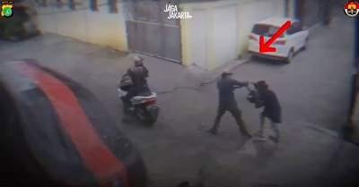 Viral Ibu-ibu Dijambret di Jakut hingga Terseret Motor Pelaku 1 Viral Ibu-ibu Dijambret di Jakut hingga Terseret Motor Pelaku
