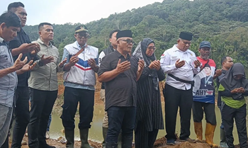 Doa Bersama Digelar di Lokasi Longsor Talamau, Tiga Warga Masih Hilang