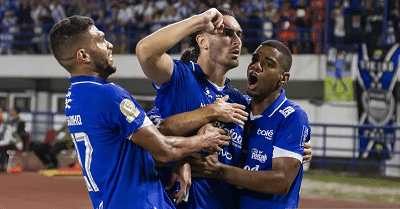 Persib Tutup Tahun di Puncak Klasemen Super League 1 Persib Tutup Tahun di Puncak Klasemen Super League