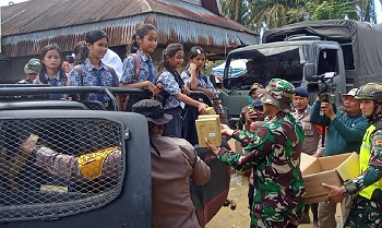 TNI Salurkan Susu Presiden untuk Anak Tapsel
