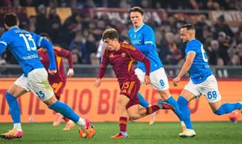 Roma Tersungkur, Napoli Menang Tipis 1-0