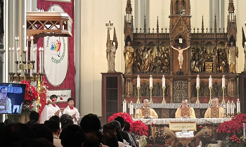 Misa Natal Katedral Jakarta Dihadiri Ribuan Umat