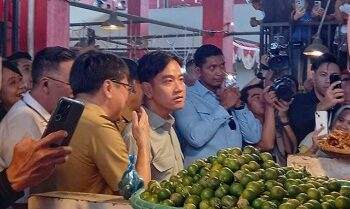 Wapres Tinjau Pasar Bersehati Jelang Natal