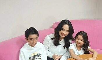 Gemas! Anak Harap Faby Marcelia Bisa Beli Hotel dan 100 Mobil Tahun Depan