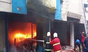 7 Ruko Pertokoan Batu Merah Terbakar, Damkar Kerahkan 3 Mobil Pemadam