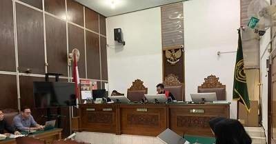 KPK Serahkan Berkas Jawab Gugatan Praperadilan MAKI yang Minta Bobby Diperiksa 1 KPK Serahkan Berkas Jawab Gugatan Praperadilan MAKI yang Minta Bobby Diperiksa