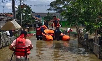 Hujan Sehari, Bekasi Dikepung Banjir