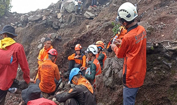 Basarnas Cari Pendaki yang Hilang di Gunung Slamet