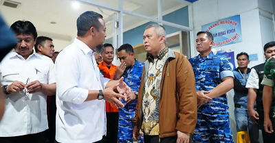 Menhub, Gubernur dan Basarnas Evaluasi Pencarian ATR 42-500 1 Menhub, Gubernur dan Basarnas Evaluasi Pencarian ATR 42-500