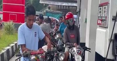 Maraknya Aksi “Batap” BBM Bersubsidi di SPBU Waipia 1 Maraknya Aksi “Batap” BBM Bersubsidi di SPBU Waipia