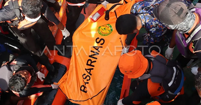 SAR Perpanjang Pencarian Korban Kapal Tenggelam di Labuan Bajo 1 SAR Perpanjang Pencarian Korban Kapal Tenggelam di Labuan Bajo