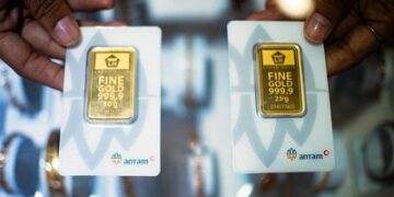 Harga Emas Antam Naik Rp15.000 per Gram