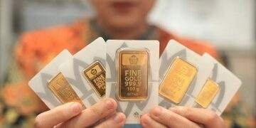 Harga Emas Antam Naik Rp11.000 per Gram