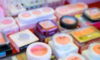 BPOM Rilis Daftar Baru 26 Kosmetik Berbahaya Picu Kerusakan Ginjal, Ada Daviena Skincare