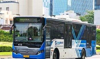 Transjakarta Izinkan Buka Puasa di Dalam Bus