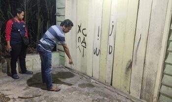 polisi cek tkp ayah siksa anak