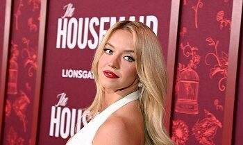 Rilis Pakaian Dalam, Aksi Sydney Sweeney Gantung Bra Tuai Kritik