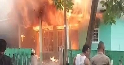 Satu Rumah Warga Dalam Kota Masohi Dilalap Sijago Merah 1 Satu Rumah Warga Dalam Kota Masohi Dilalap Sijago Merah